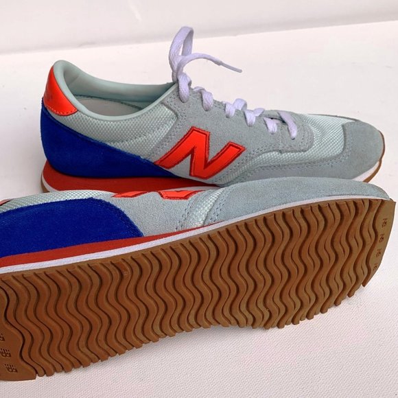 New Balance Sneakers Women, Size 7 - Picture 3 of 3